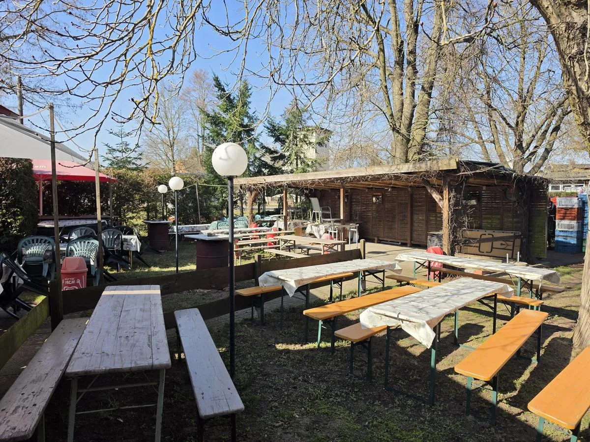 Biergarten mit Laube